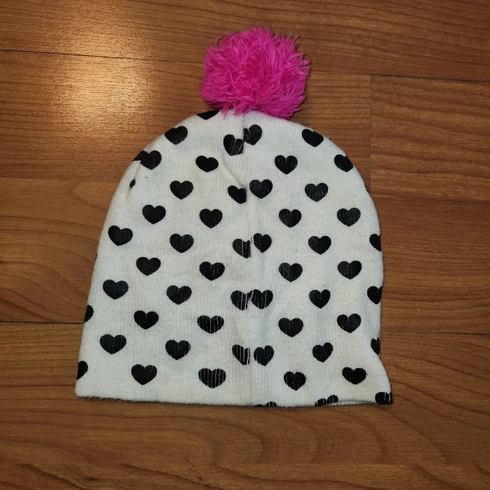 ❤️🍓Adorable Hello Kitty Hot Pink and White Love Hearts White Beanie